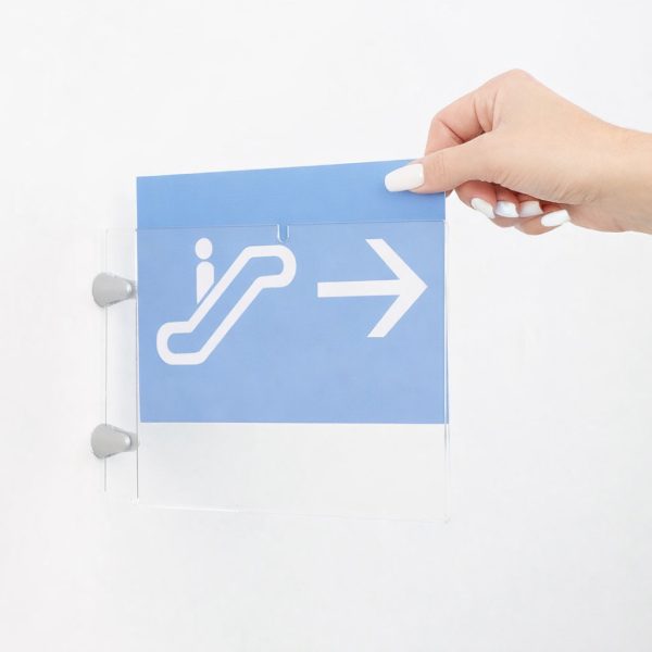 Tasca-porta-avviso-a-bandiera-in-plexiglass